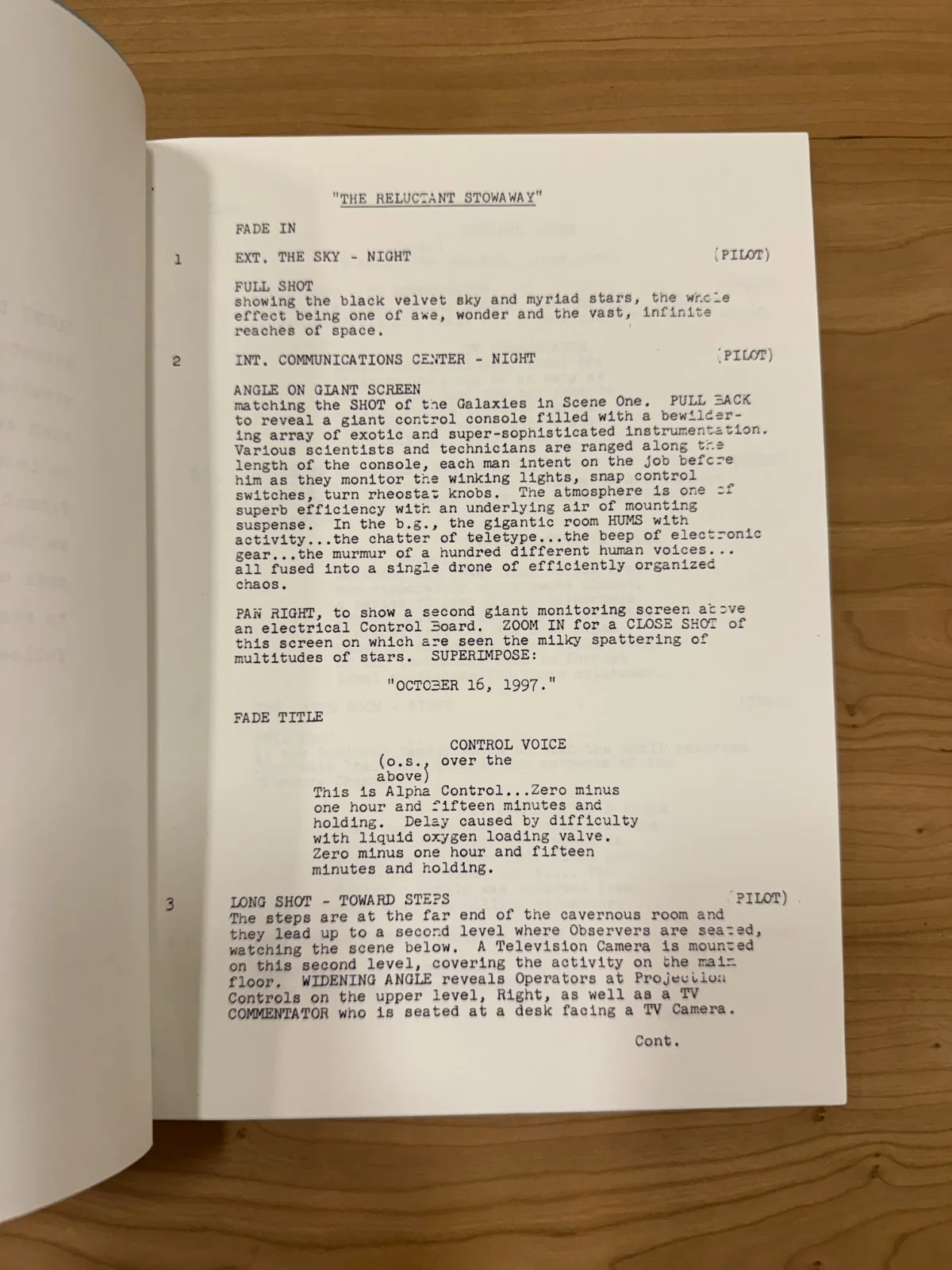 9 SIGNED Cast Script - Lost in Space - The Reluctant Stowaway w/ COA - sci fi tv, image 5