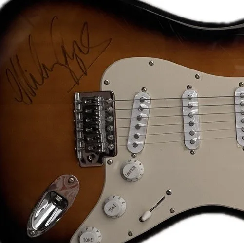 Miley Cyrus Signed Electric Guitar Sunburst w/COA Autographed Hannah Montana Era, изображение 2