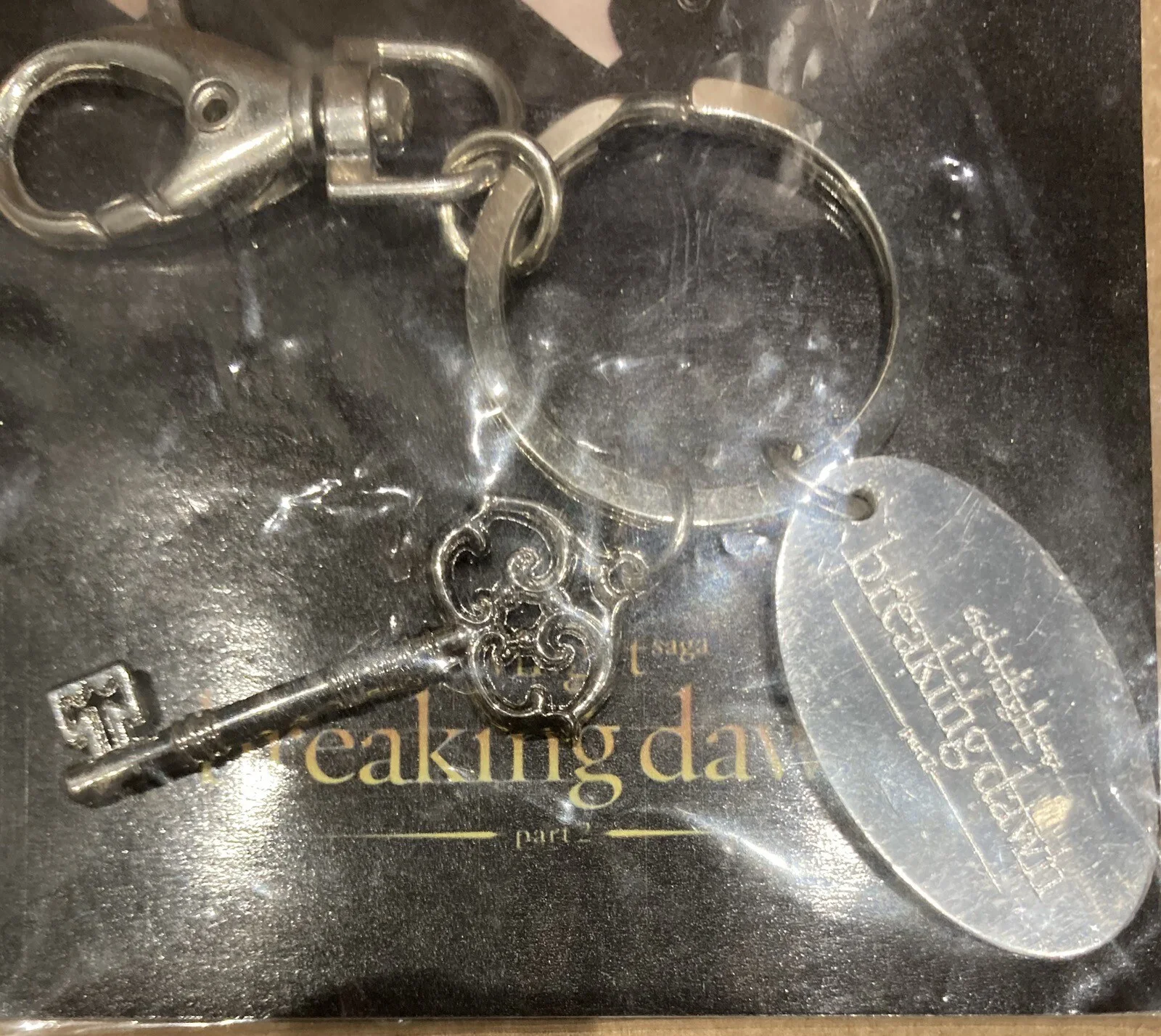 The Twilight Saga - Breaking Dawn Part 2 - Vintage Keychain - NEW, изображение 2