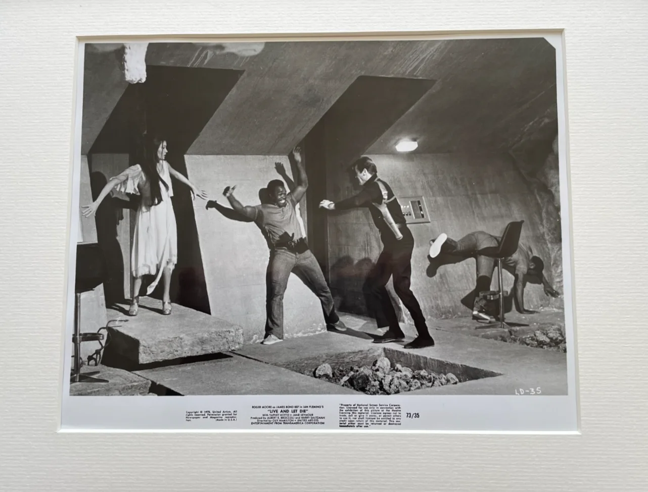 Live and Let Die James Bond Photo Original Framed 8X10 Inch B&W Press Still, изображение 3