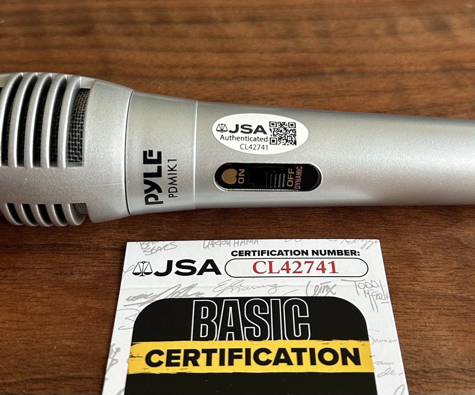 DJ Khaled Signed Autographed Microphone JSA COA American DJ Record Producer, изображение 2