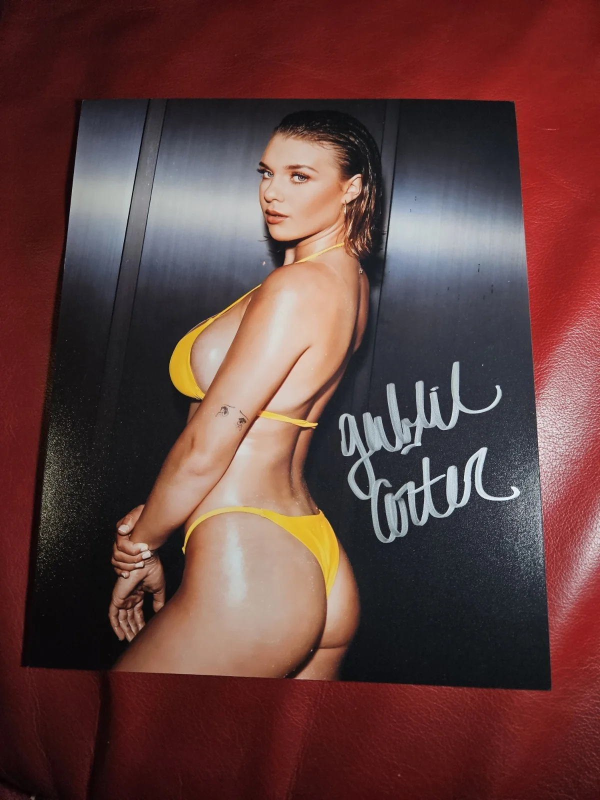 Gabbie Carter — Gabbie Carter (Adult Film Star) Signed Autograhped 8x10 Photo
