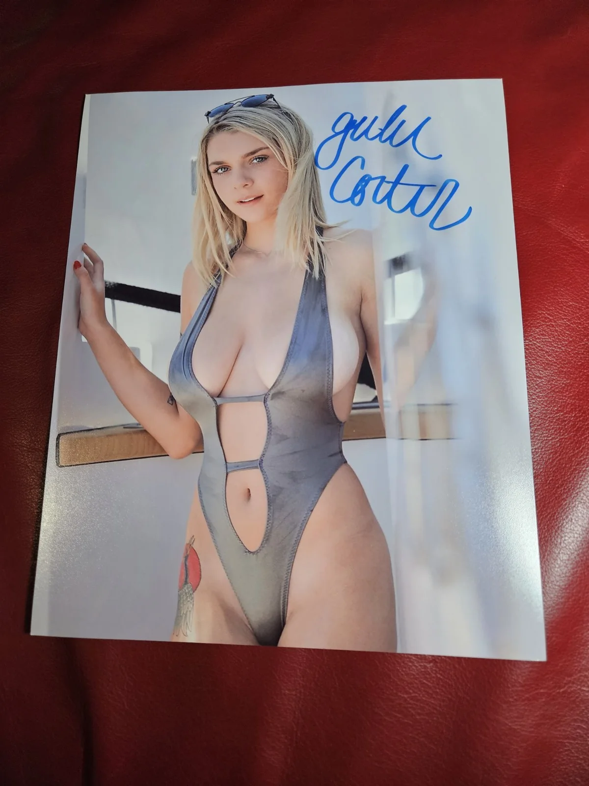 Gabbie Carter — Gabbie Carter (Adult Film Star) Signed Autograhped 8x10 Photo