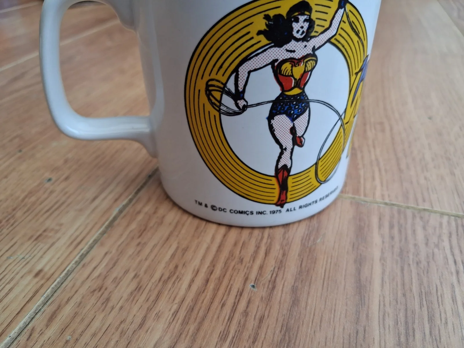 1975 Wonder Woman Staffordshire Mug White Kilncraft England DC Comics Vintage, изображение 3
