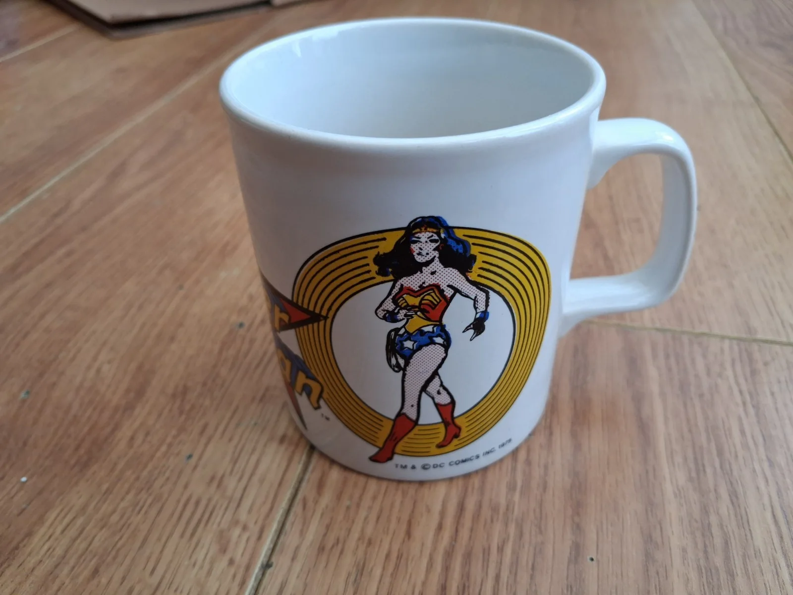 1975 Wonder Woman Staffordshire Mug White Kilncraft England DC Comics Vintage, изображение 5