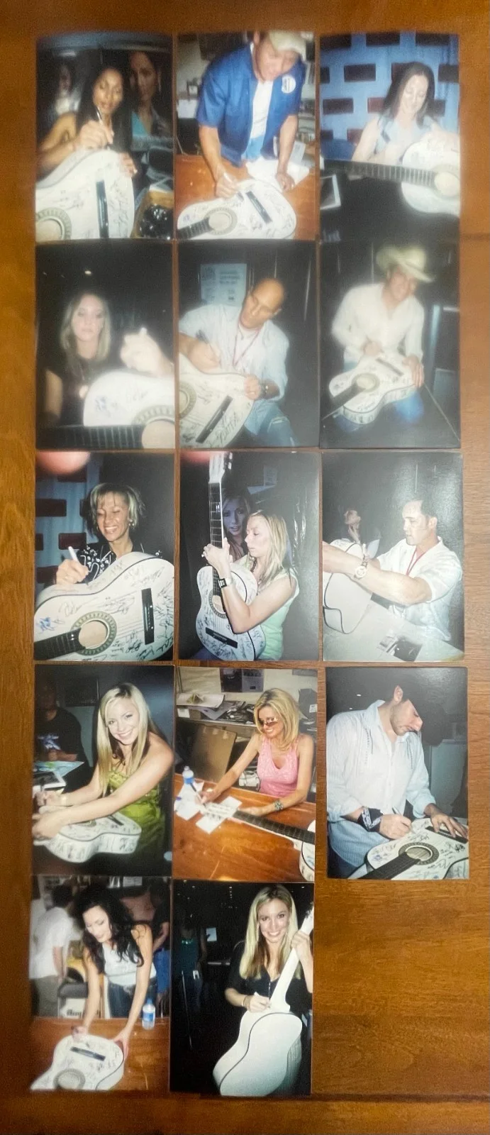 Acoustic Guitar and Picks Signed with Pictures Artist Signing, изображение 4