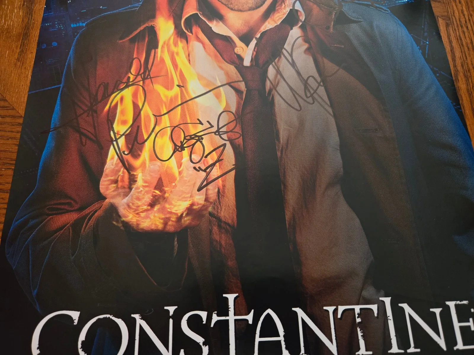 Ryan, Halford, Perrineau, Cerone, Goyer, Celaya — Constantine TV Show 11x17 Cast Signed by 6 - Ryan/Halford/Perrineau (JSA COA), изображение 3