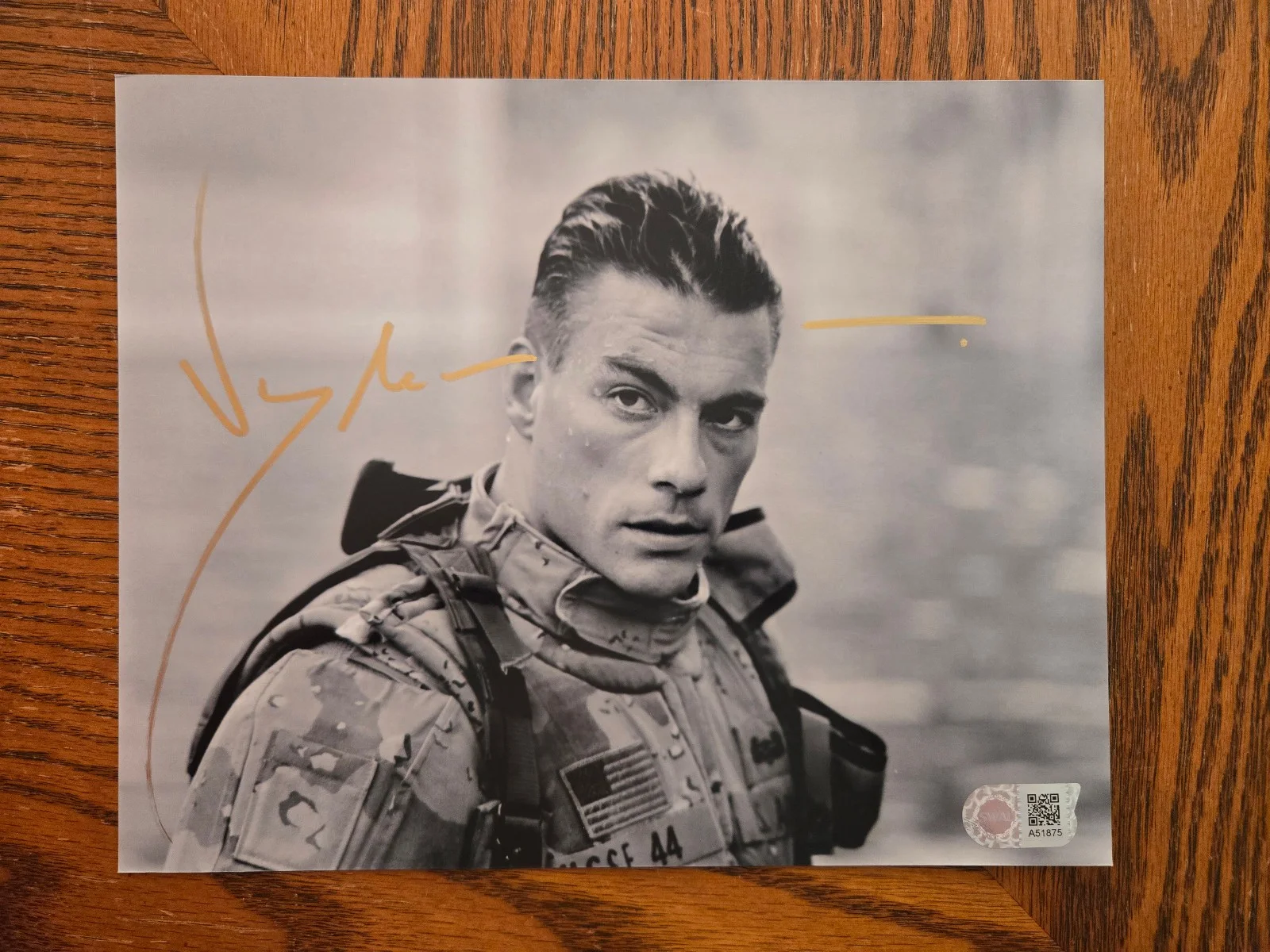 Jean-Claude Van Damme — Jean-Claude Van Damme Signed Universal Soldier 8x10 (SWAU COA)