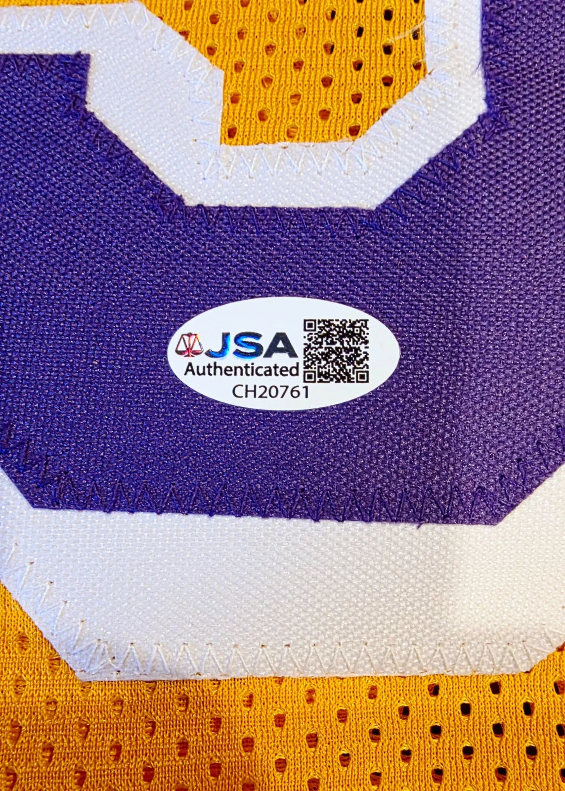 Chevy Chase — Chevy Chase Fletch Jersey Signed Los Angeles Lakers Jersey JSA CH20761, image 2