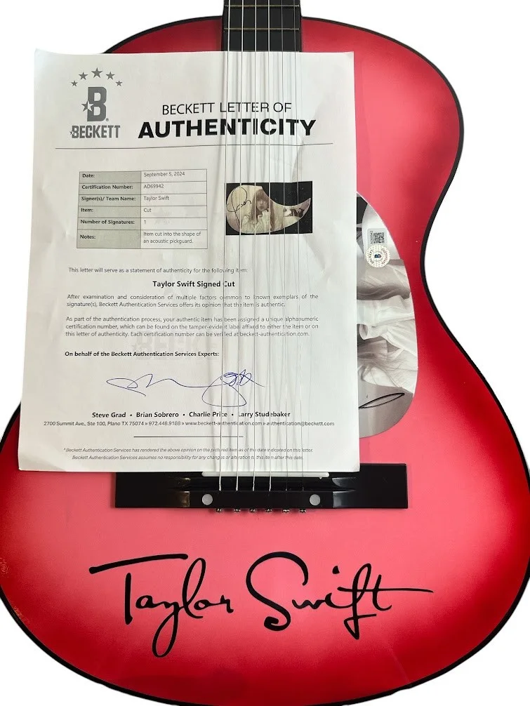 Taylor Swift Signed 38" Pink Acoustic Guitar (Beckett), изображение 3