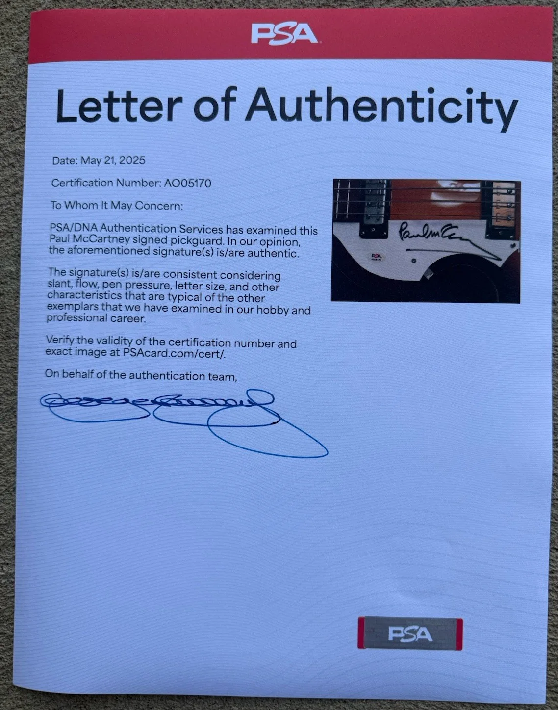 Paul McCartney Autographed Left Handed Hofner Bass Guitar PSA/DNA COA Beatles, изображение 2