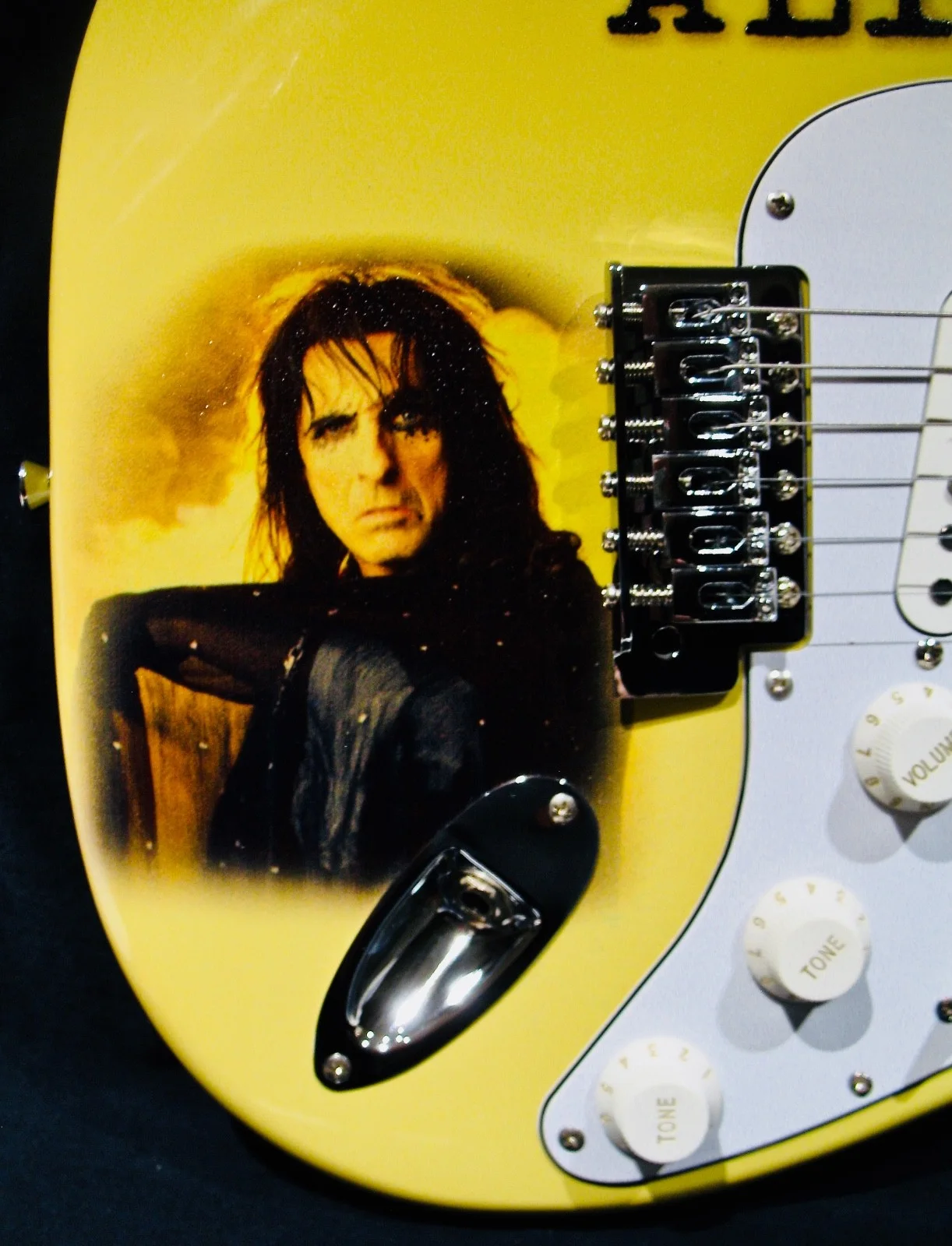 ALICE COOPER-Rare Autographed Electric Guitar-Goth Hard Rock-EPPERSON COA, image 2