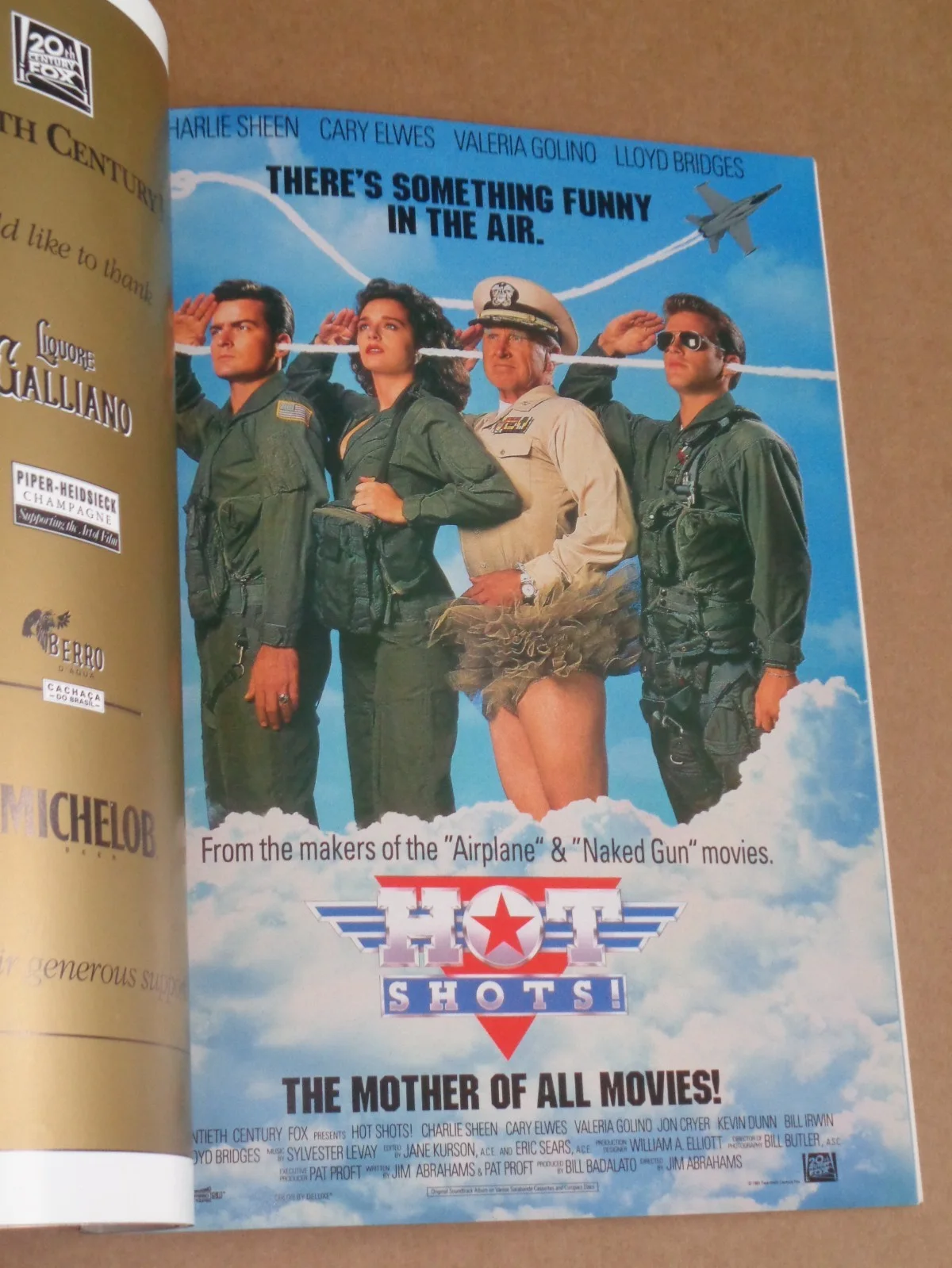 Charlie Sheen/Cary Elwes - Hot Shots - 1991 Royal Film Performance Brochure, изображение 3