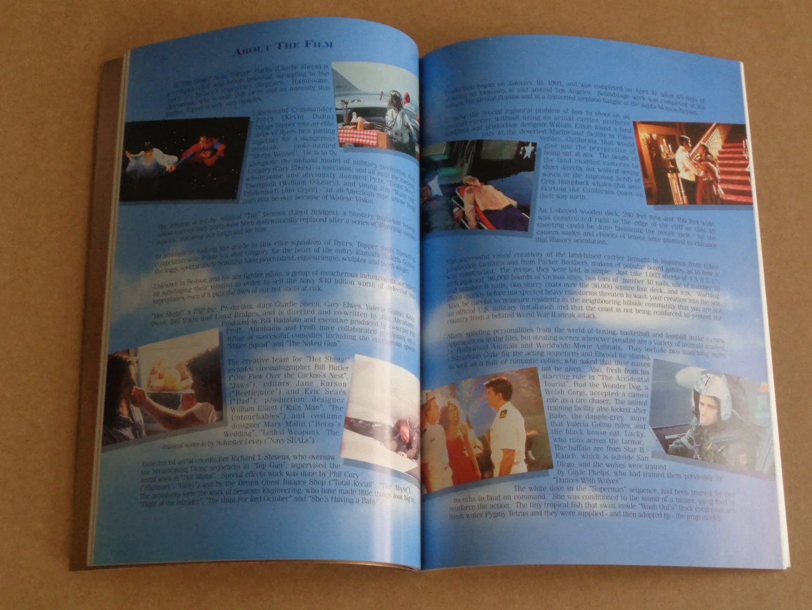 Charlie Sheen/Cary Elwes - Hot Shots - 1991 Royal Film Performance Brochure, изображение 4
