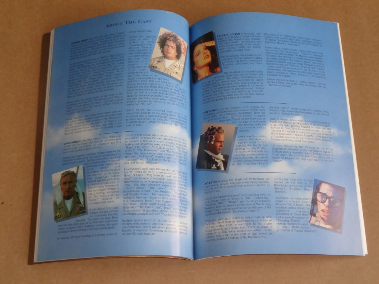 Charlie Sheen/Cary Elwes - Hot Shots - 1991 Royal Film Performance Brochure, изображение 5