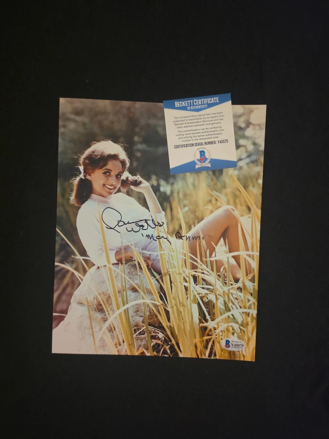 Dawn Wells Signed 8x10 Color Photo Beckett Certified, image 2