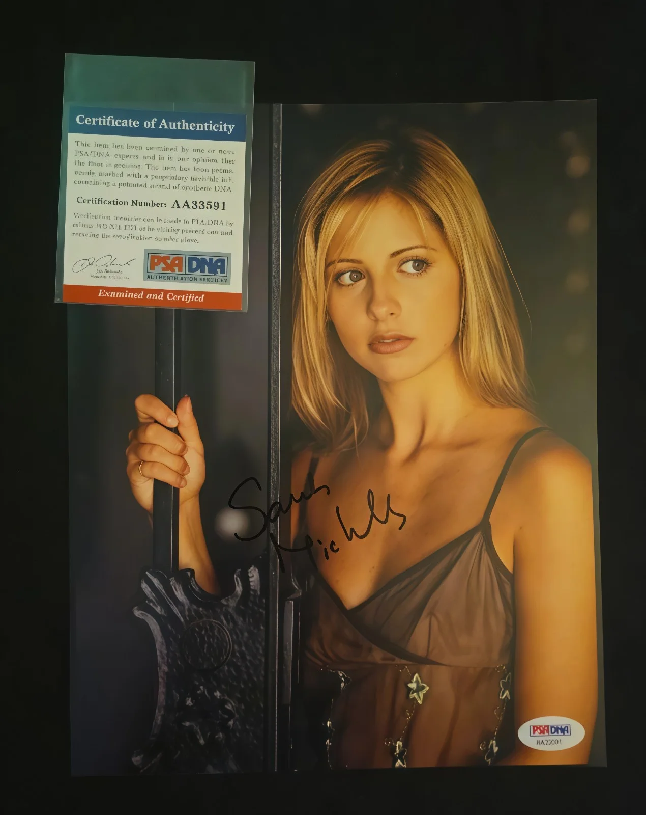 Sarah Michelle Gellar — Sarah Michelle Gellar Signed Autographed 8x10 Photo Beckett BAS