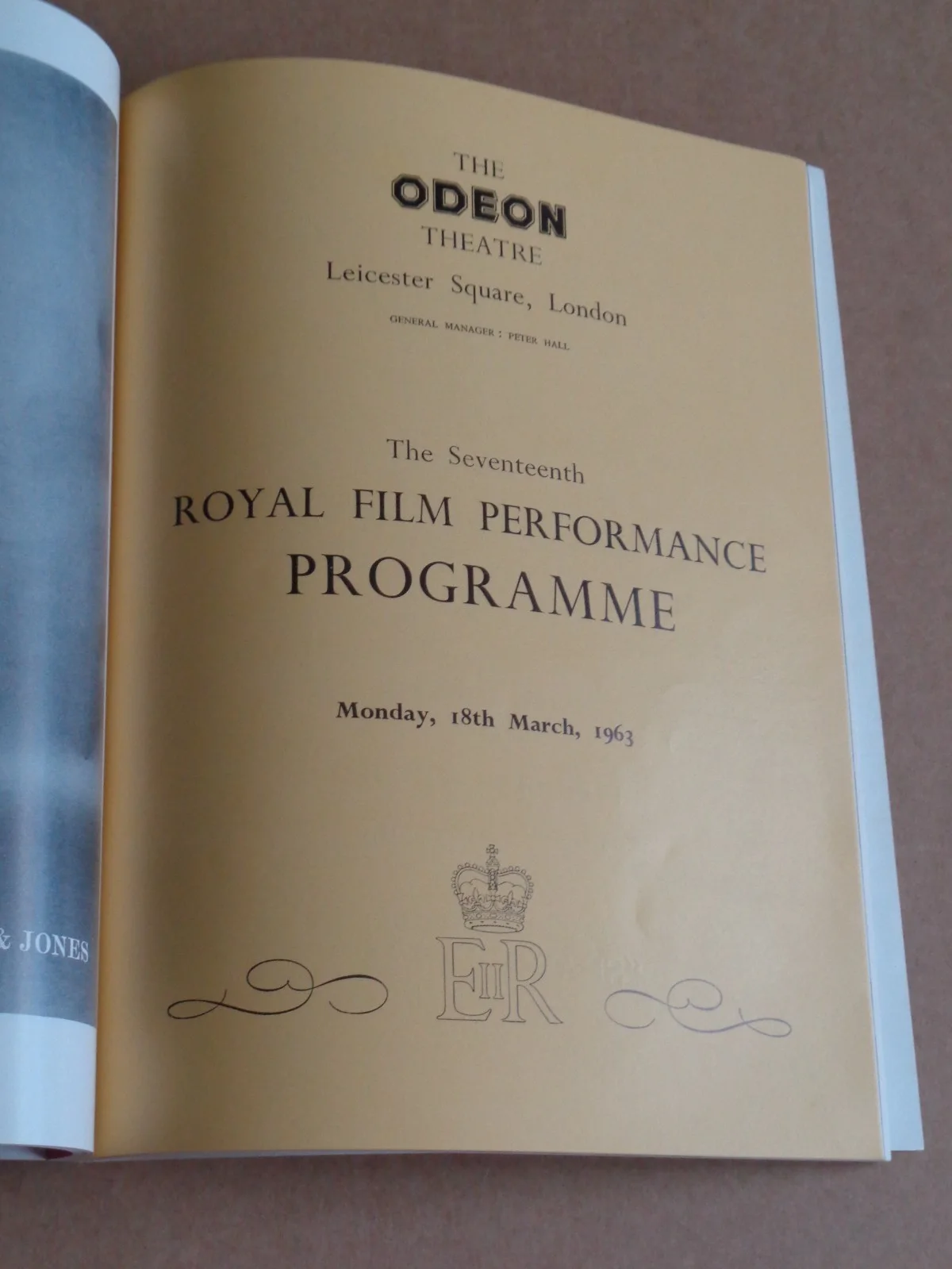 Edward G. Robinson - Sammy Going South - 1963 Royal Film Performance Brochure, изображение 3