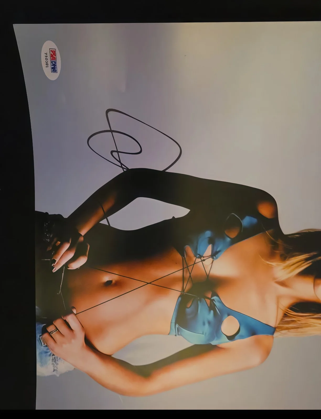 jennifer aniston — Jennifer Aniston 11x14 Signed PSA/dna Sticker Only Autograph, image 2