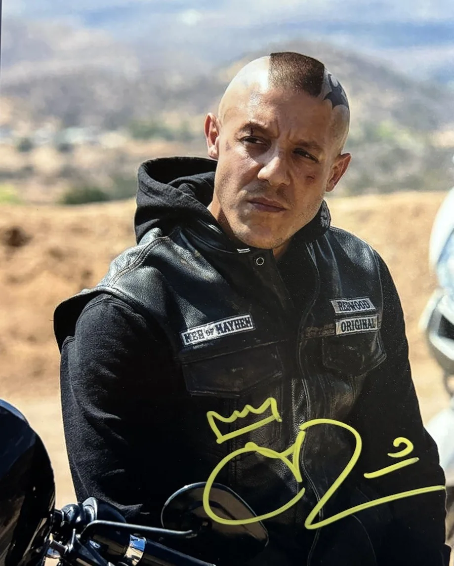 Theo Rossi — THEO ROSSI SIGNED 8x10 PHOTO SONS OF ANARCHY TV SHOW AUTOGRAPH AUTHENTIC COA
