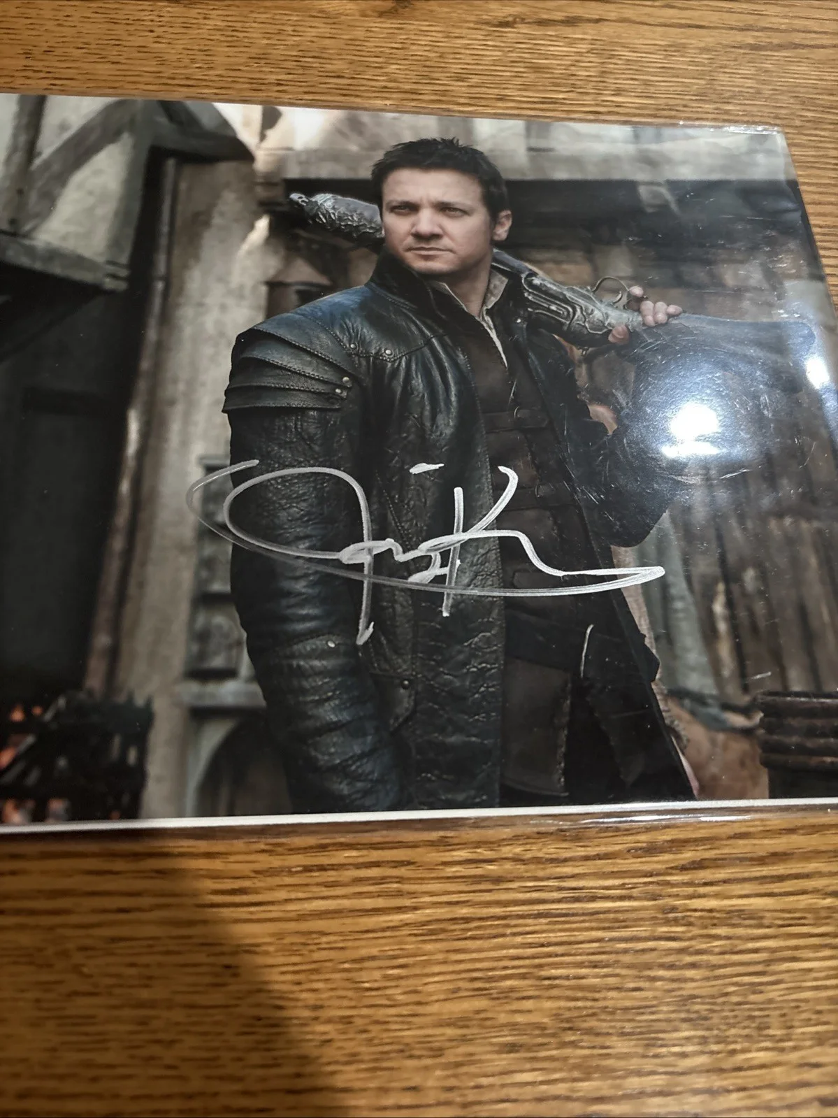 Jeremy Renner — JEREMY RENNER signed 8x10 HANSEL & GRETEL photo Auto Celebrity Authentics COA, image 5