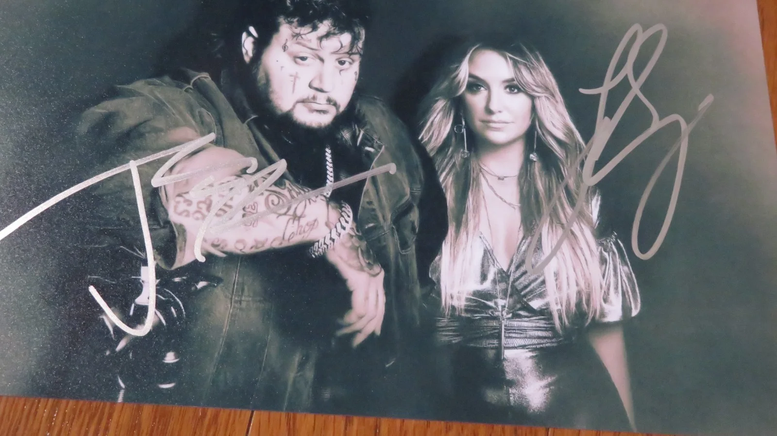 Jelly Roll and Lainey Wilson Autographed Hand Signed 8x10 Photo, изображение 2