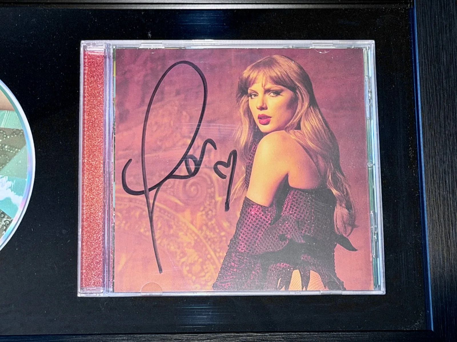 Taylor Swift Hand-SIGNED Photo 3 & Framed 'Life of A Showgirl' CD (2025), image 3