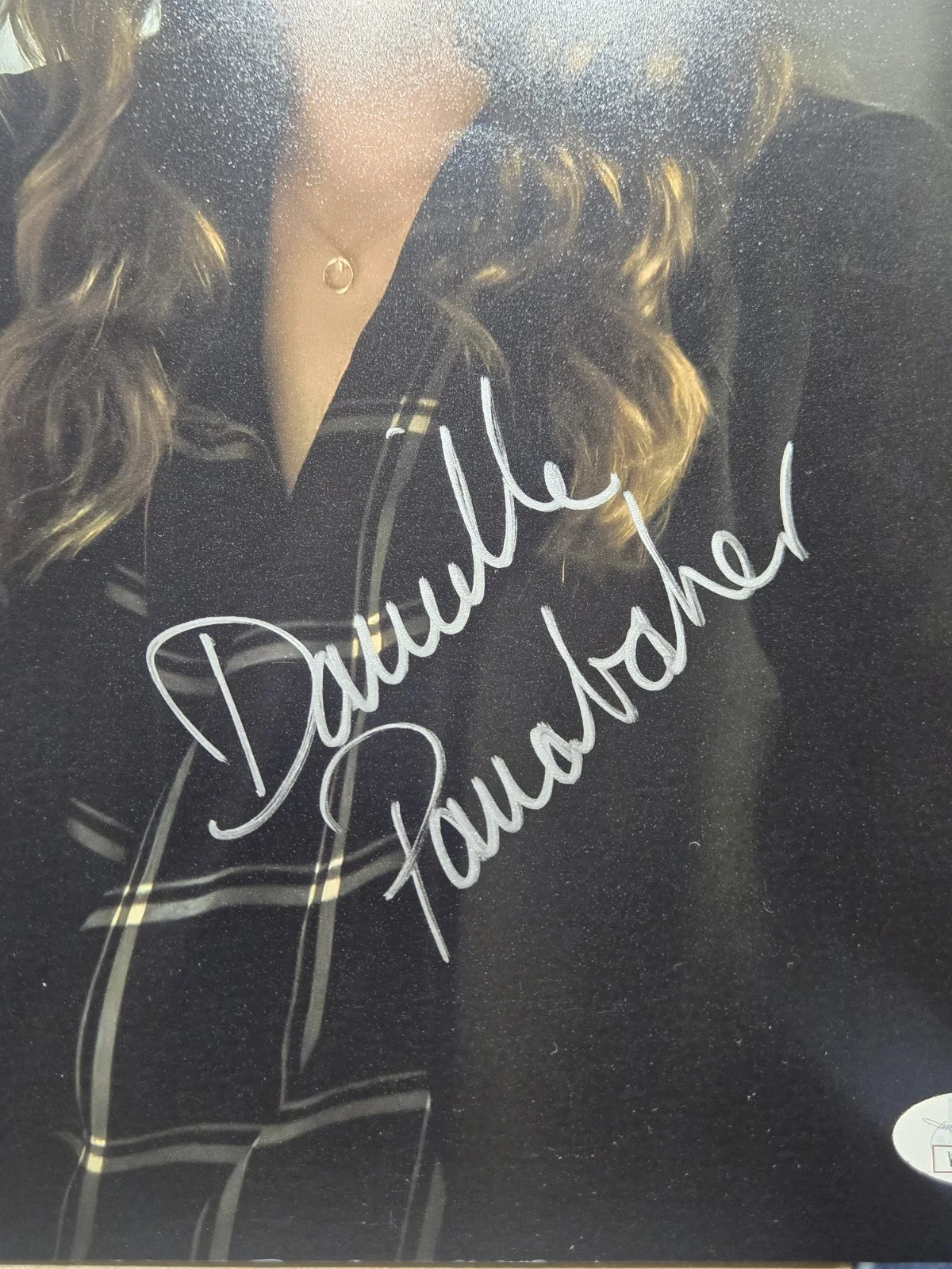 Violett Beane — Violett Beane & Danielle Panabaker DUAL SIGNED CW The Flash 11x14! JSA COA, image 2