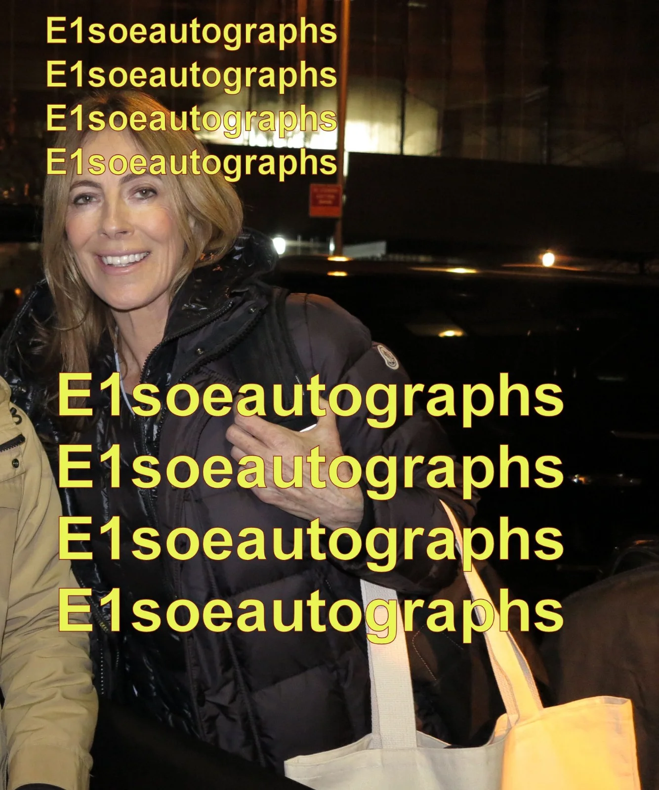 jessica chastain, kathryn bigelow — Jessica Chastain & Kathryn Bigelow signed Zero Dark Thirty 8x10 photo in person, image 2