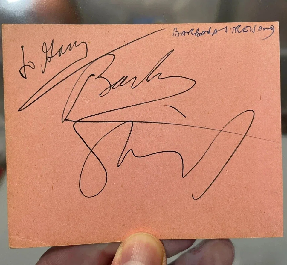 Barbra Streisand — Barbra Streisand Signed Autographed Album Page BECKETT BAS LOA 2, изображение 4