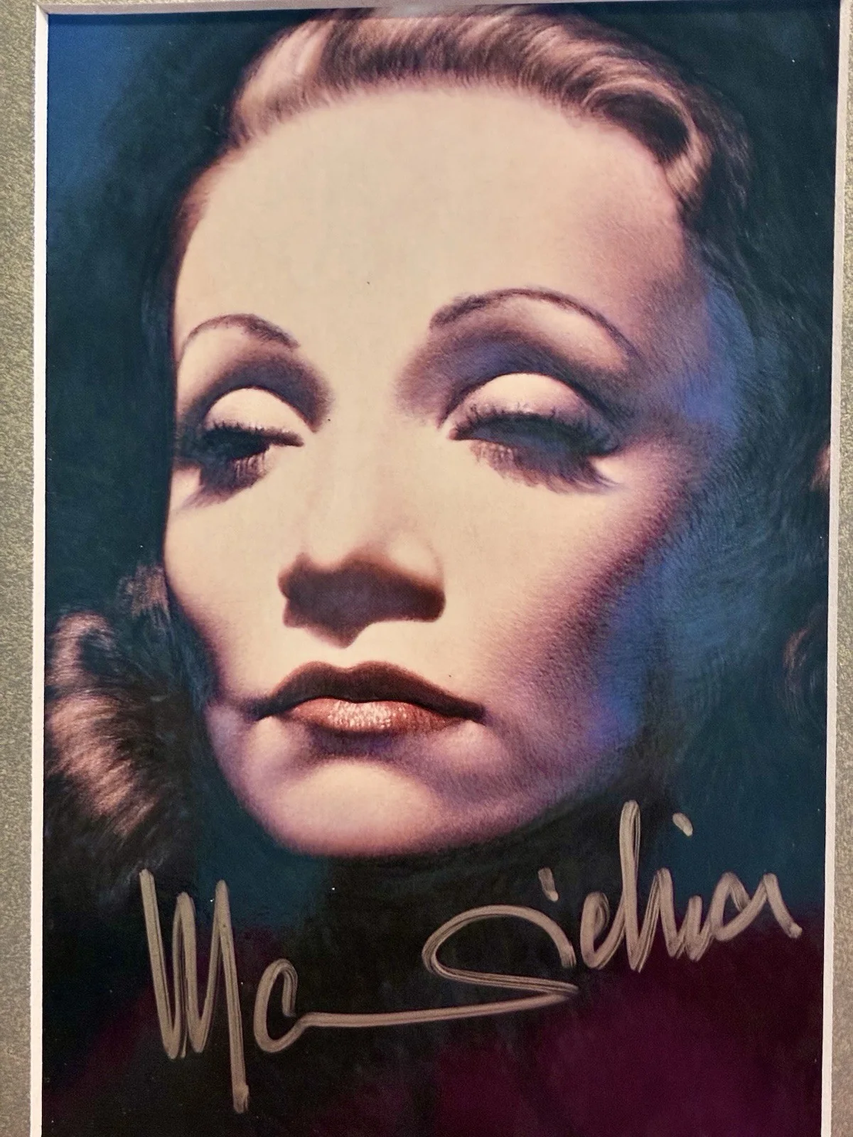 Legendary MARLENE DIETRICH — Legendary Film Star MARLENE DIETRICH (d. 1992) Signed Autographed Color Dbl Matt, изображение 2