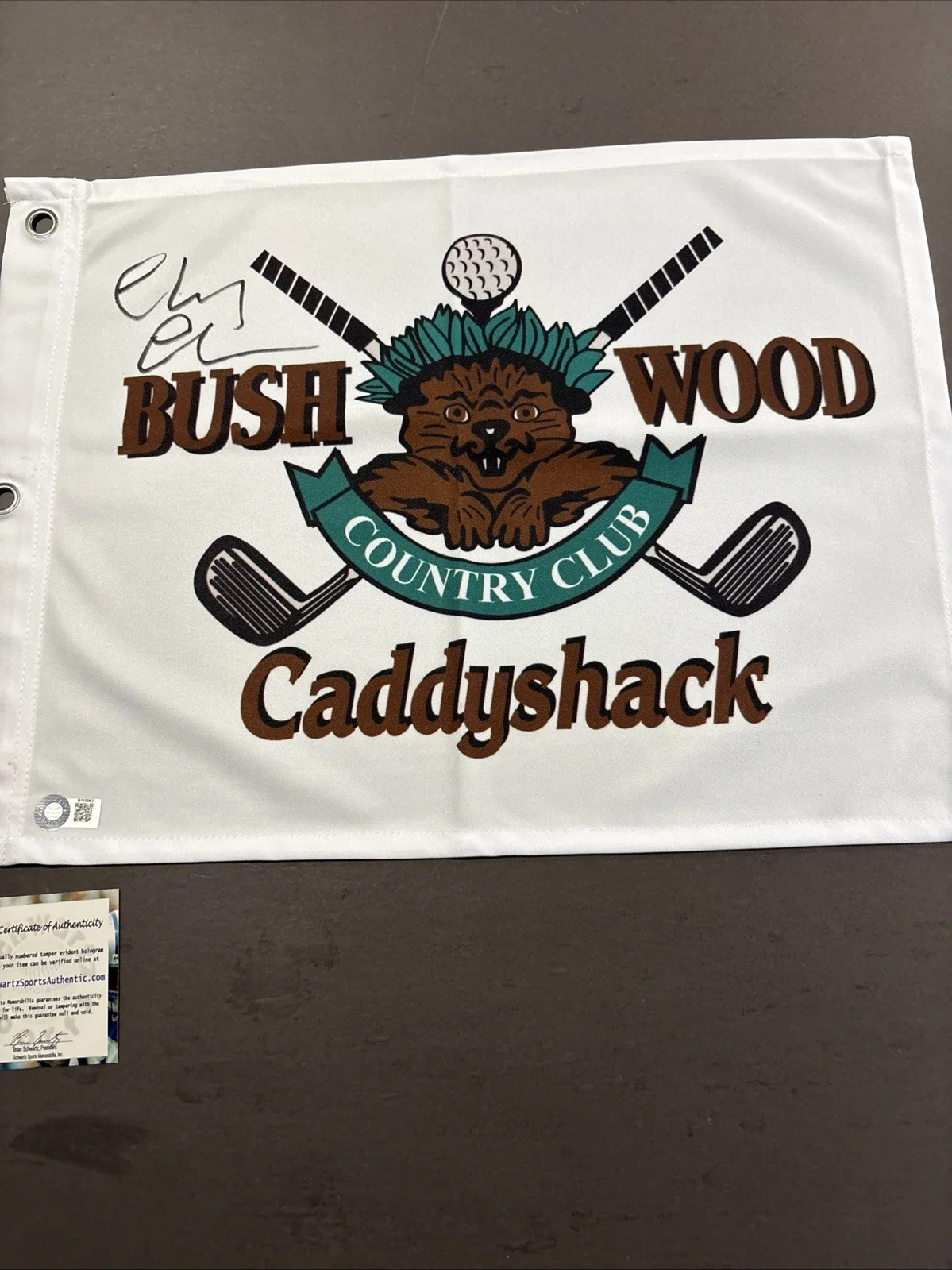 Chevy Chase — Chevy Chase Autographed Signed Bush Wood Golf Pin Flag -Caddyshack - Schwartz, изображение 2