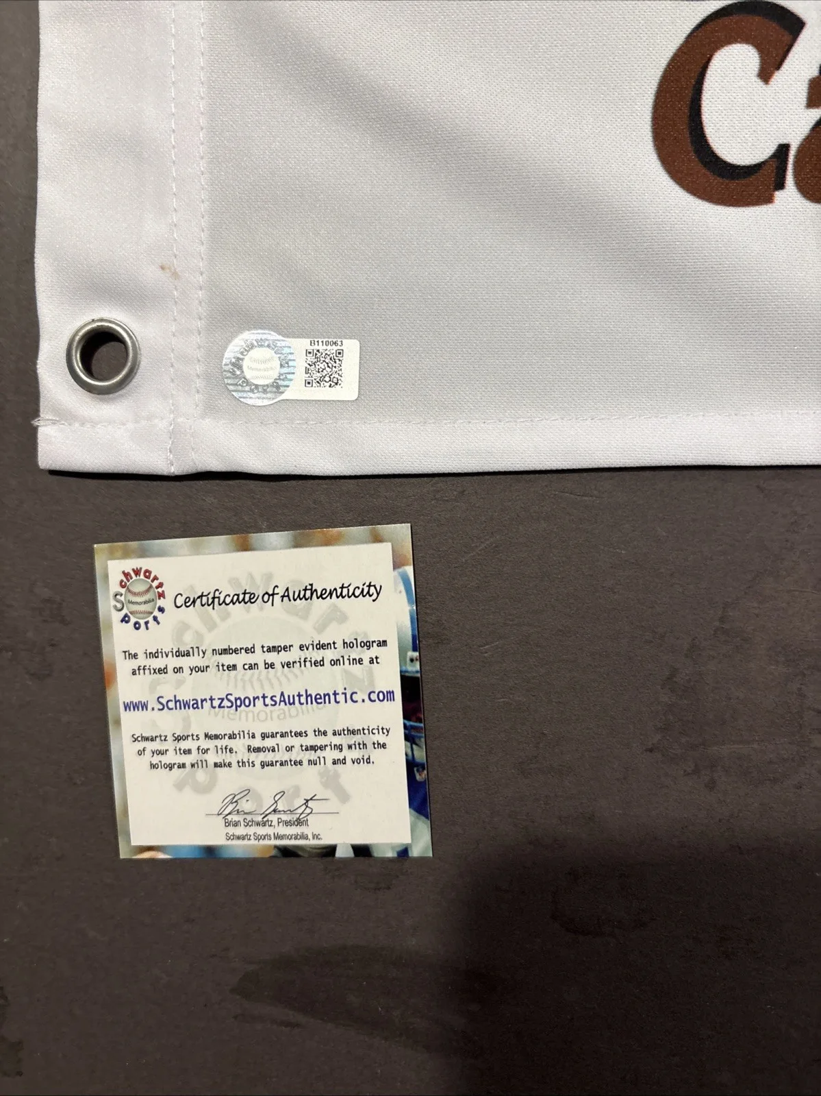 Chevy Chase — Chevy Chase Autographed Signed Bush Wood Golf Pin Flag -Caddyshack - Schwartz, изображение 5