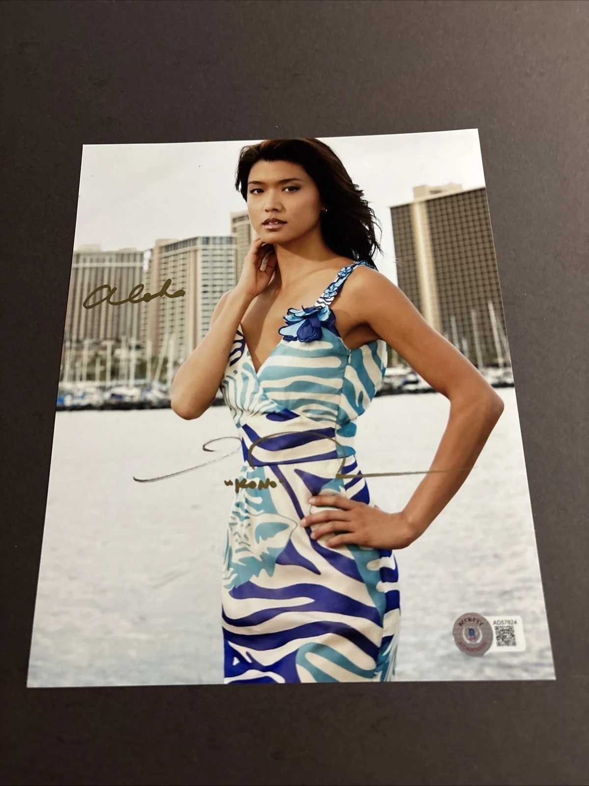Grace Park — Grace Park Autographed Signed 8x10 Photo - Hawaii Five-O - Beckett