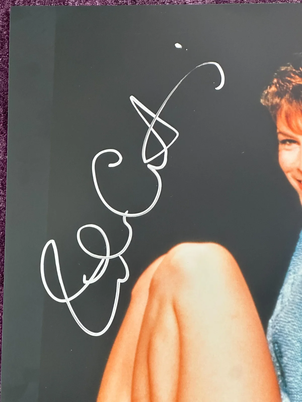 JAMIE LEE CURTIS — JAMIE LEE CURTIS Signed 16x20 PHOTO Beckett Authenticated (BAS), image 2