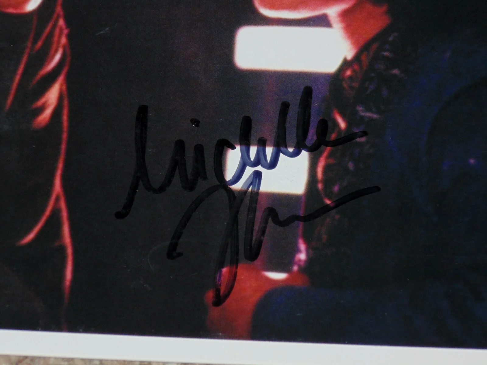 Michelle Forbes — Michelle Forbes Star Trek TNG Ensign Ro Laren 8x10 Signed Photo Hal-Con 2014, изображение 2