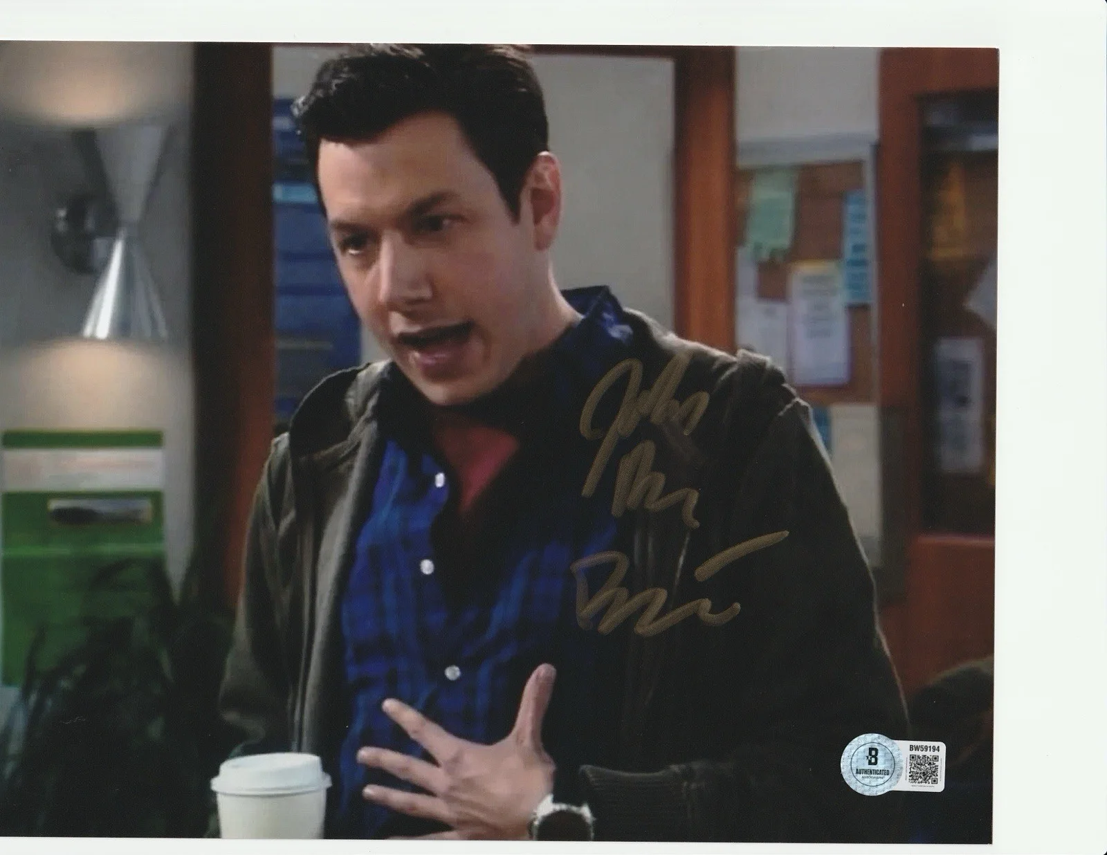 JOHN ROSS BOWIE — JOHN ROSS BOWIE SIGNED BIG BANG THEORY BARRY KRIPKE 8X10 PHOTO BECKETT COA