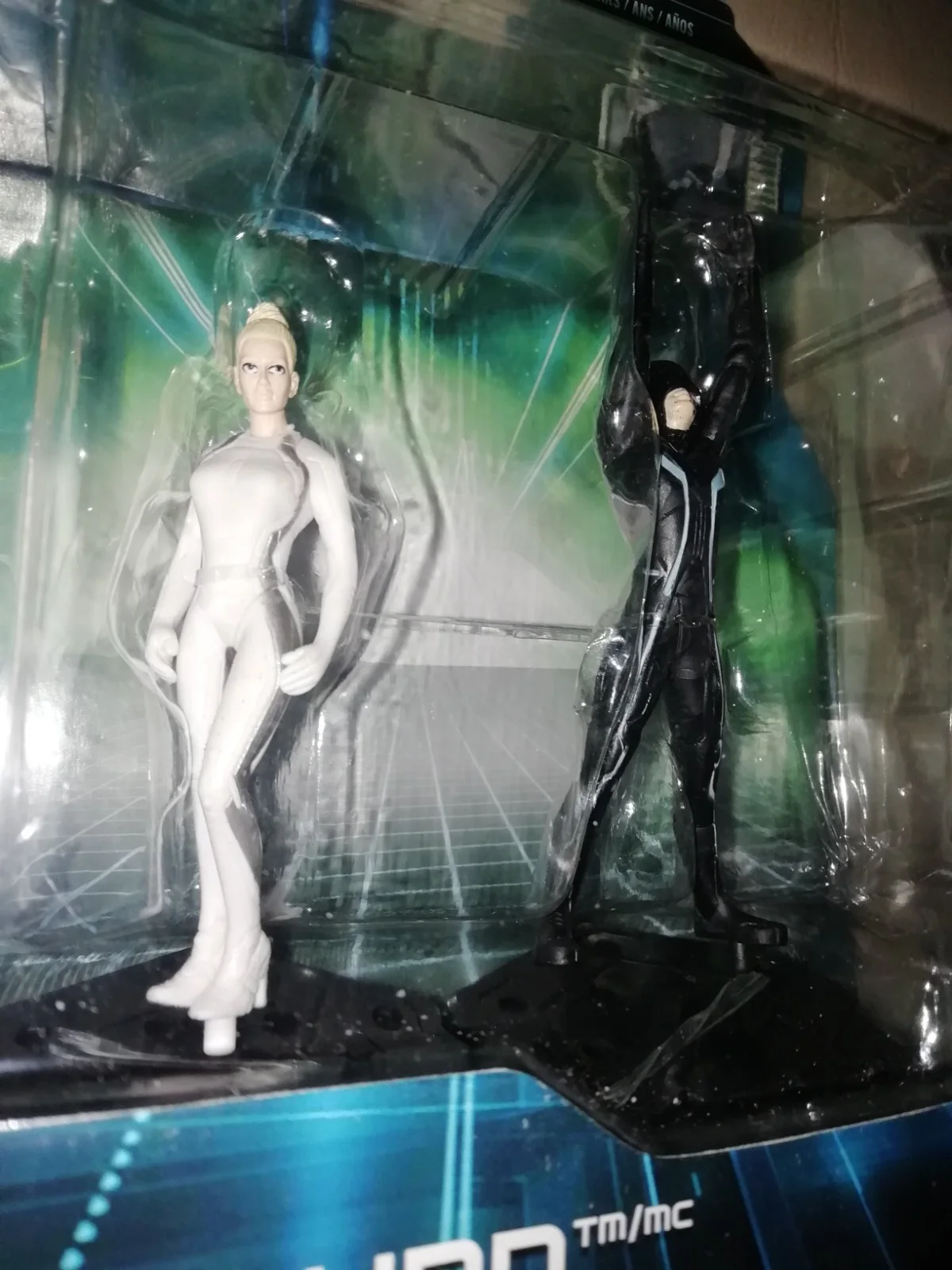NEW RARE TRON LEGACY 4 FIGURE SET CASTOR AND SIREN CLU SAM FLYNN SET ON CARD, изображение 2