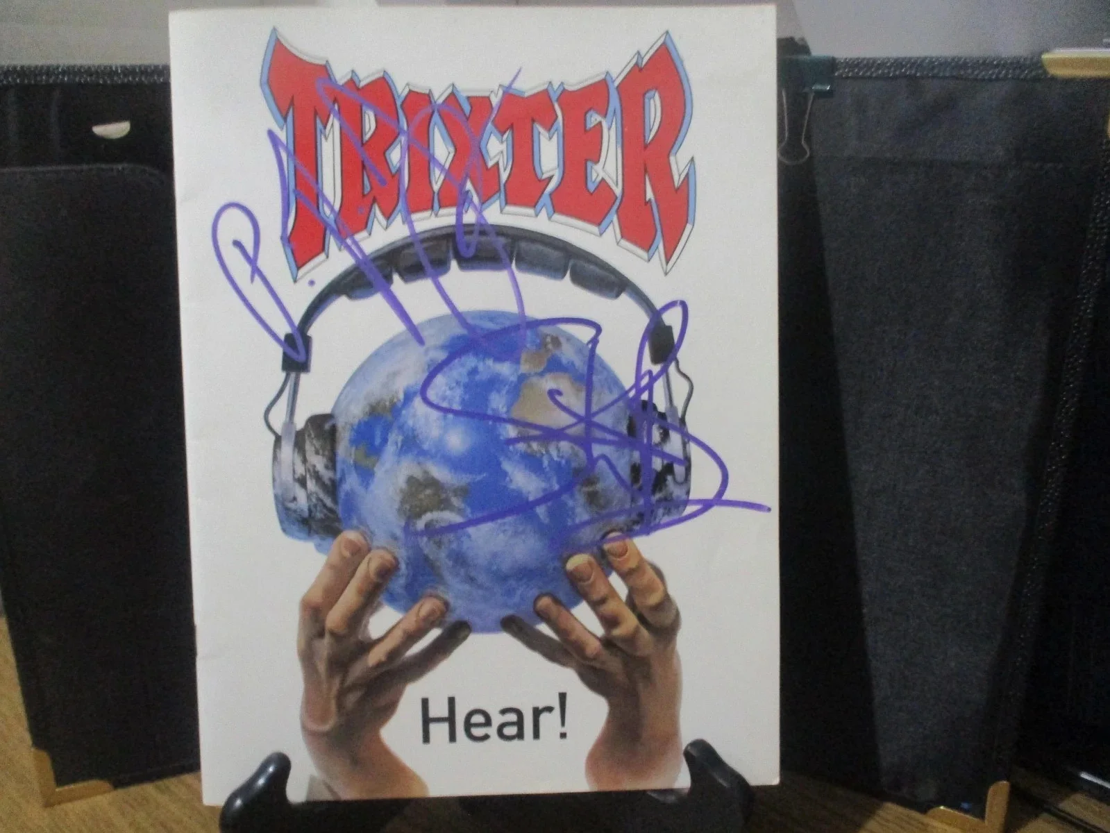 TRIXTER AUTHENTIC AUTOGRAPHED/SIGNED HEAR! TOUR BOOK-STEVE BROWN & PJ FARLEY, image 2