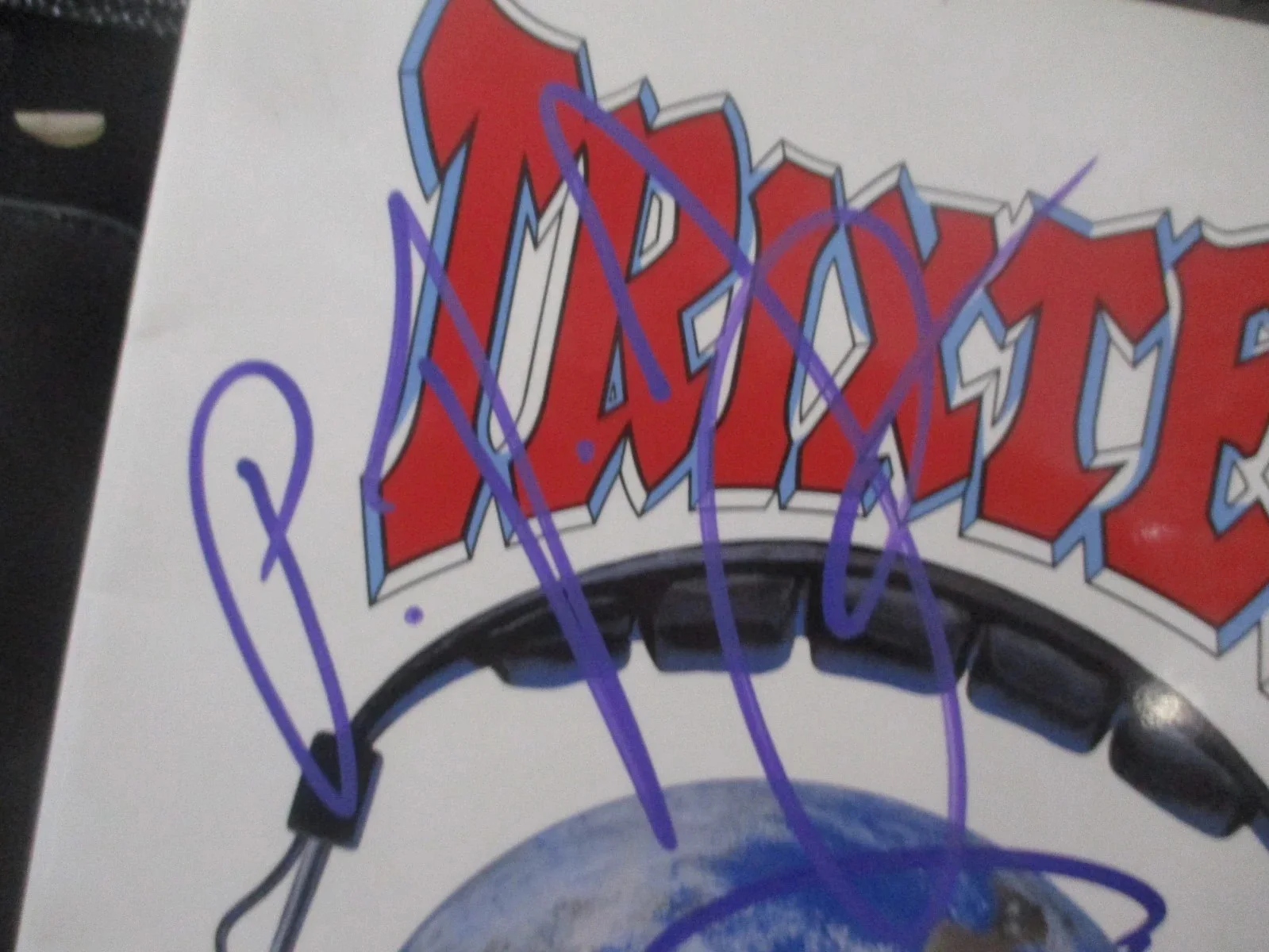 TRIXTER AUTHENTIC AUTOGRAPHED/SIGNED HEAR! TOUR BOOK-STEVE BROWN & PJ FARLEY, image 4