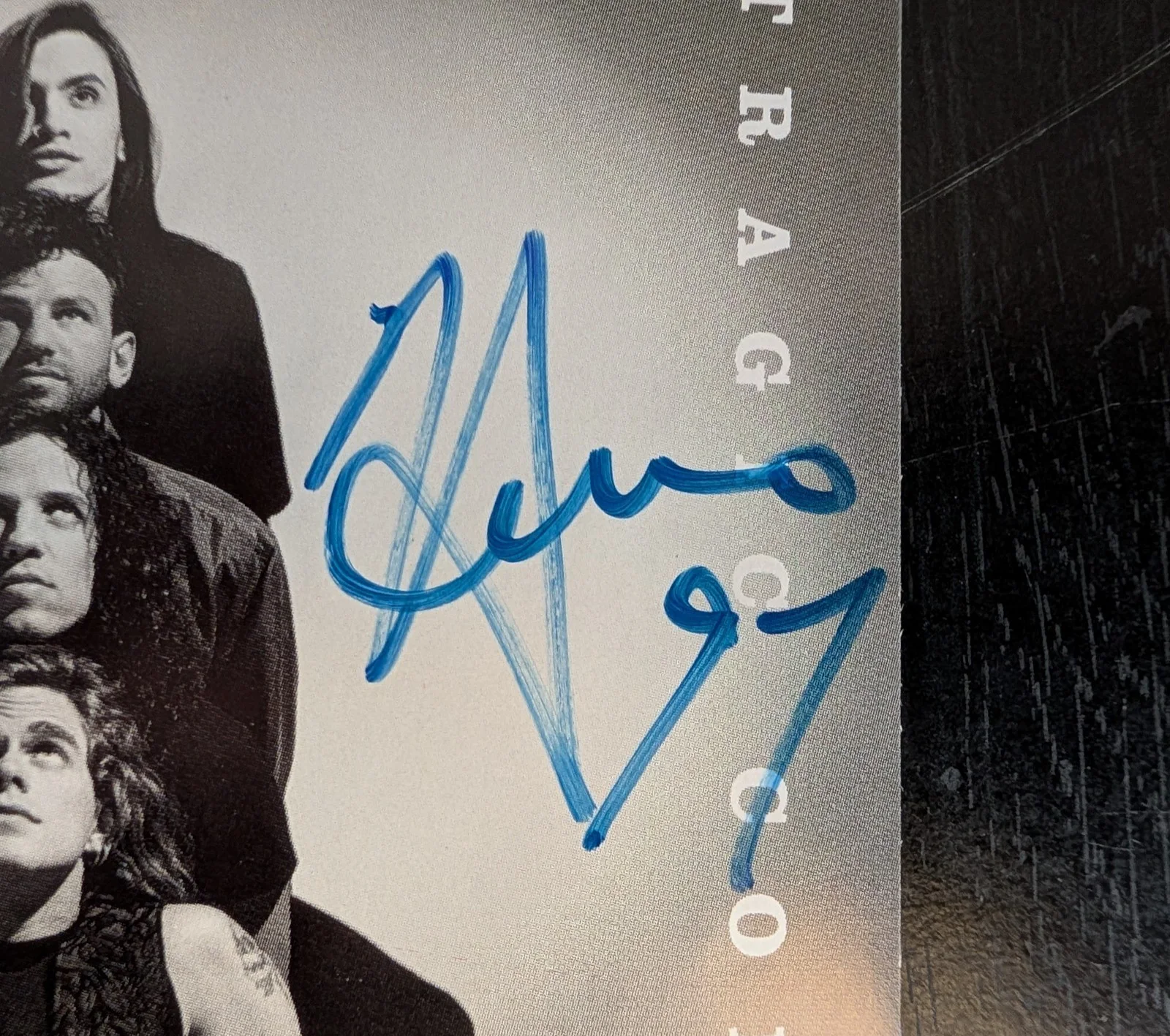 Nuno Bettencourt Autographed Tragic Comic CD 1997, изображение 3