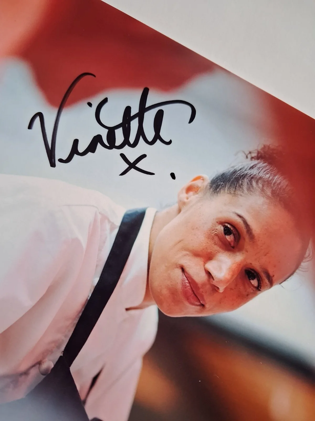 VINETTE ROBINSON in BOILING POINT - Genuine hand signed autograph 8x10 photo, image 2
