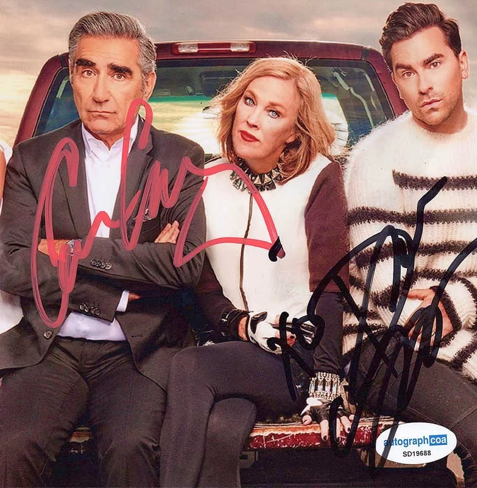 Dan Levy, Eugene Levy — Dan Levy & Eugene Levy signed "SCHITT'S CREEK" 8x10 Photo EXACT PROOF a ACOA COA, изображение 5