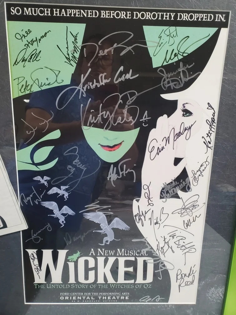 Entire Cast — SIGNED Wicked Poster Chicago Cast Oriental Theatre, framed w/ prog. exc. cond., image 2