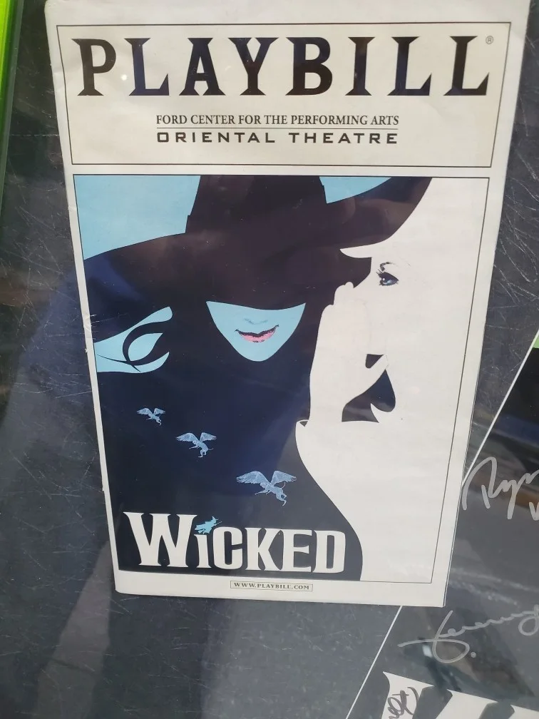 Entire Cast — SIGNED Wicked Poster Chicago Cast Oriental Theatre, framed w/ prog. exc. cond., image 3