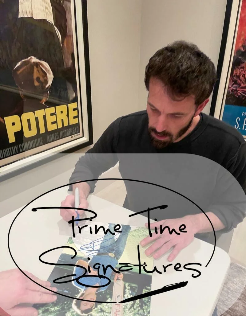 Ben Affleck — Ben Affleck Signed 11x14 Metallic Photo Batman DC Autograph Beckett Witness, изображение 2