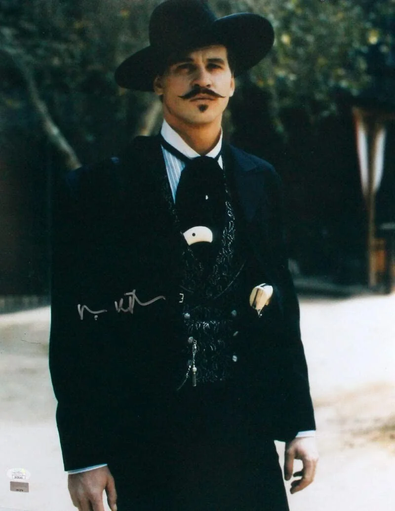 Val Kilmer — Val Kilmer Autographed Tombstone 16x20 Looking Photo -JSA *Silver, изображение 4