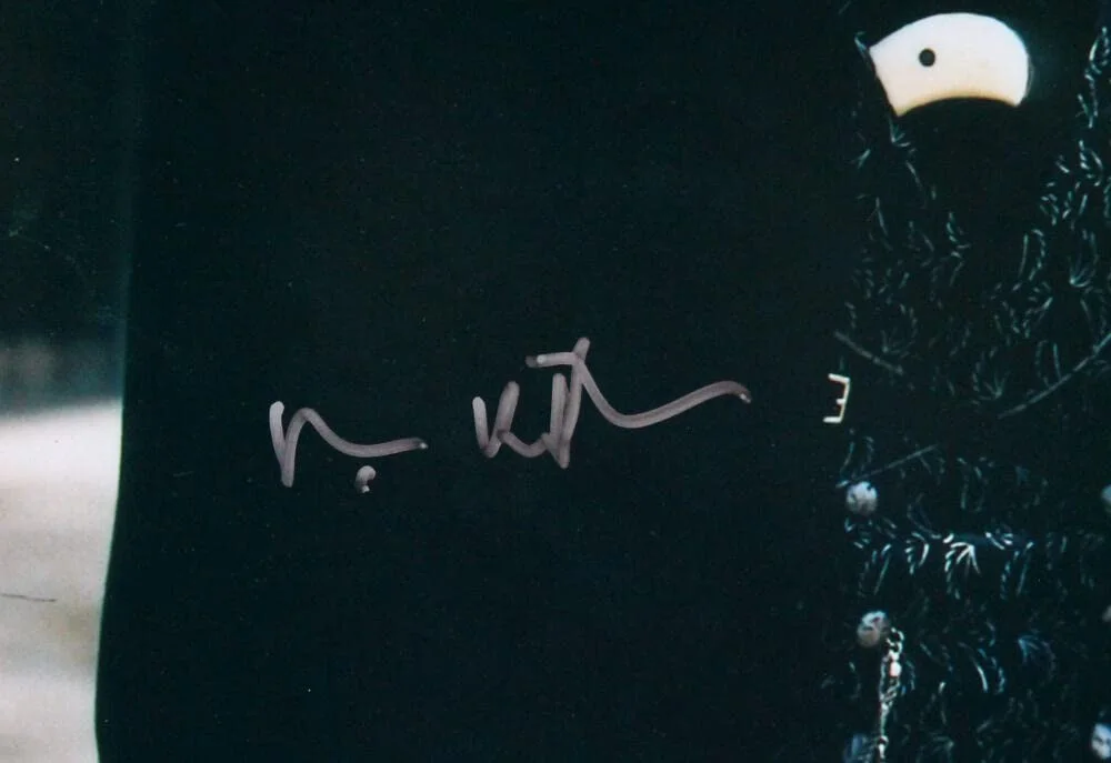 Val Kilmer — Val Kilmer Autographed Tombstone 16x20 Looking Photo -JSA *Silver, изображение 5