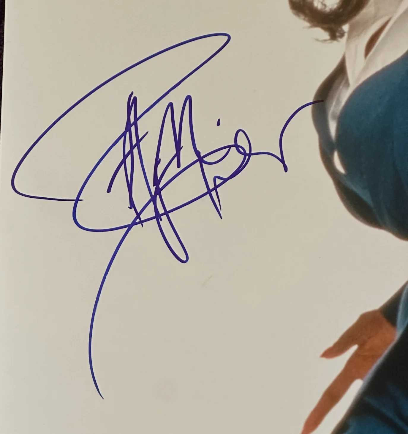 PAM GRIER — PAM GRIER Signed 16x20 PHOTO Beckett Authenticated (BAS), image 2