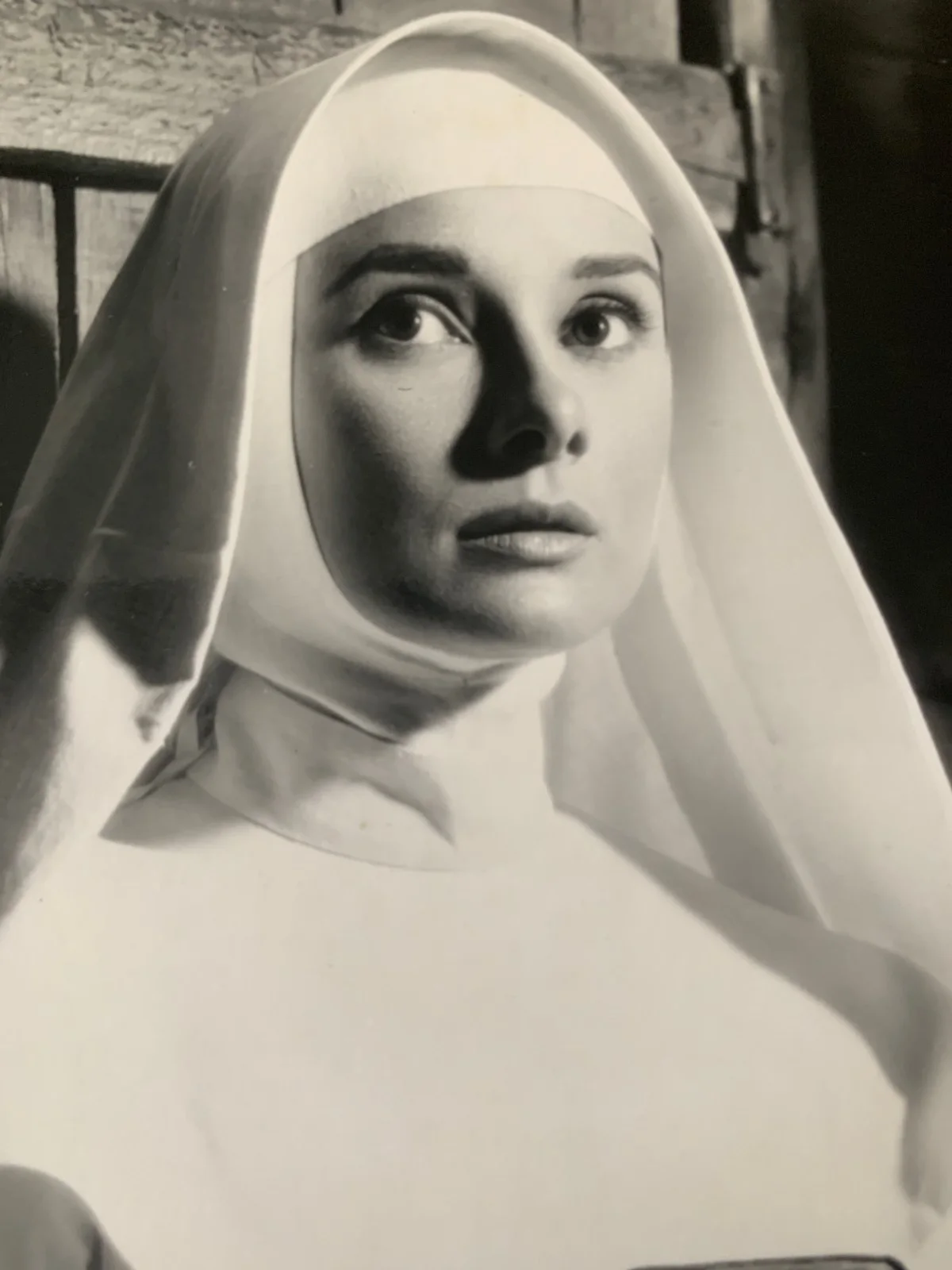 Audrey Hepburn The Nun's Story 1959 Original Press Photograph Sister Luke 8x10, изображение 2